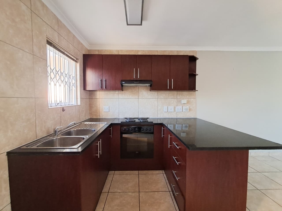 To Let 2 Bedroom Property for Rent in Burgundy Estate Western Cape